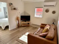 Charming Creekside Cabin Walk to Downtown Manitou – Ideal Retreat!