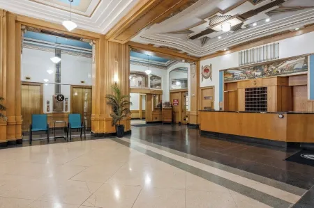 Cozy 1-bedroom condo in the heart of Des Moines Отели рядом с достопримечательностью «Грэйтер Де-Мойн Ботаникал Гарден»