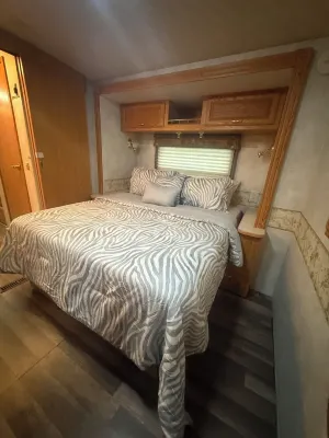 Riverside Retreat Hotels in Ridge Manor