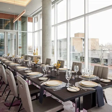Marriott Bethesda Downtown at Marriott HQ Отели рядом с достопримечательностью «Станция метро Bethesda»