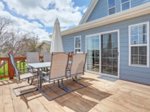 Spacious 3BR Home w/ Deck – Right in Downtown Custer, Shops & Dining! Hoteles en Custer