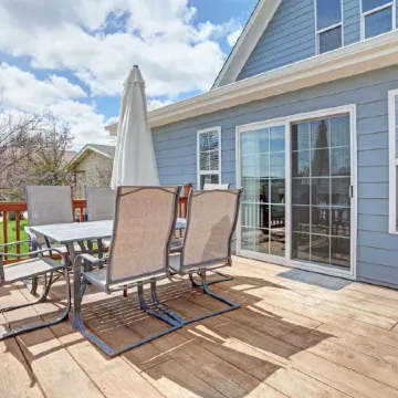 Spacious 3BR Home w/ Deck – Right in Downtown Custer, Shops & Dining!