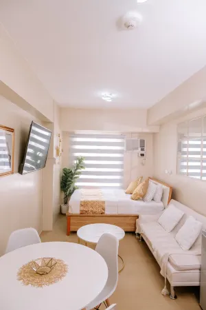 Urban Escape with a View Отели рядом с достопримечательностью «Diversion 21 KTV and Resto»