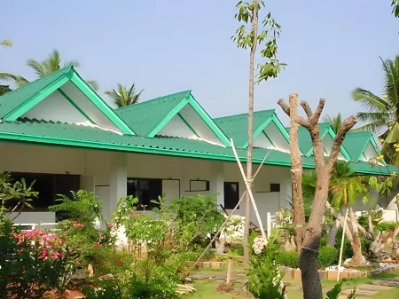 Samroiyod Holiday Resort Отели рядом с достопримечательностью «Tham Phraya Nakhon»