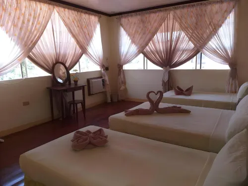 La Casa Roa Hostel Hotels in Caramoan