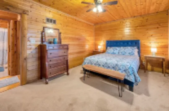 Cozy cabin in the heart of horse country Hotels in Woodford County