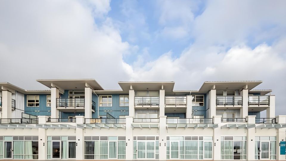 Steveston Waterfront Hotel