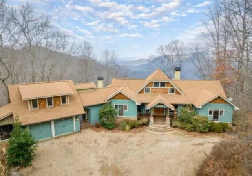 Amazing views at L’Oursière in Bear Lake Reserve, from the new  hot tub. Hotels in 
