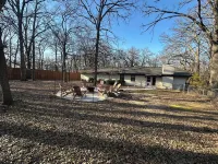 Cozy Cottage at Serenity Woods for up to 18 guests. Only 5 mins from the lake!