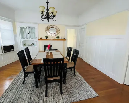 Charming 3-bedroom house in excellent Alameda with AC, WiFi Hotels in Alameda