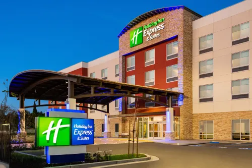 Holiday Inn Express & Suites Hayward - Mission Foothills Hotels in Hayward