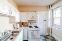 2min->Coolidge&GreenT/King Bed/Full Kitchen/Arcade