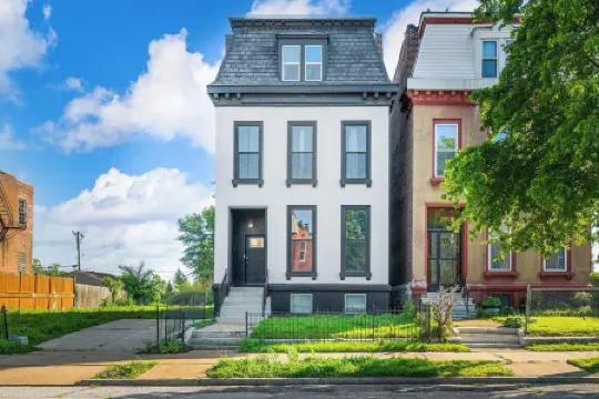 Artsy Creative Haven Home St. Louis Art District Отели рядом с достопримечательностью «Парк Бисселл Хилс»