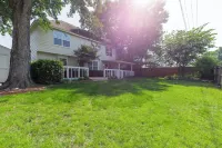 2600ft–7 Beds~Games~Toys~Desks