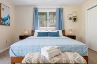 Private Spacious Mountain Top Retreat:3BRs+Bonus Room, Fire Pit