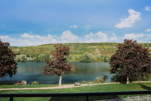 Beautiful apartment on the edge of seine Vernon giverny sleeps 8