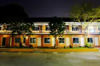 Aiyara House Hotel di Ban Pom