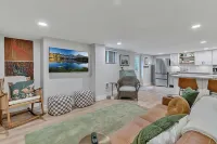 Clean, modern basement suite in Tacoma