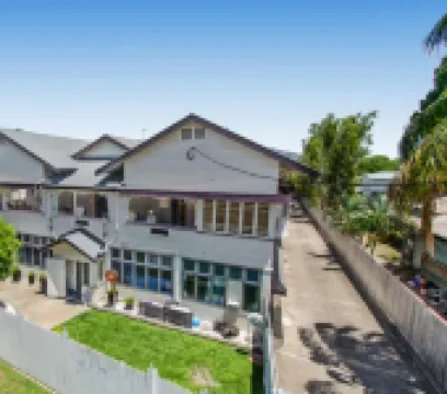 Avenues Xchange Hotels in Rosslea