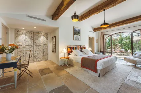 Domaine les Mésanges Отели рядом с достопримечательностью «Pampelonne Beach»