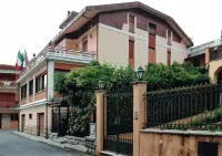 阿爾貝格拉佩山谷飯店 Castello di Barisciano附近的飯店