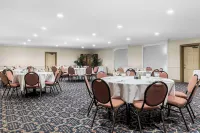 Best Western Forest Inn - parking