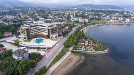 Tryp by Wyndham Izmit