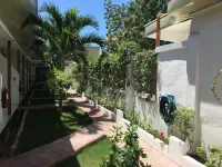 Alona Gecko Inn