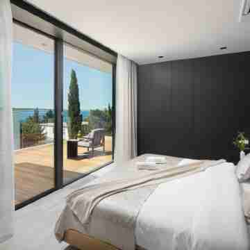 5-Star Villa Calma II with Heated Pool & Jacuzzi Oasis Rooms