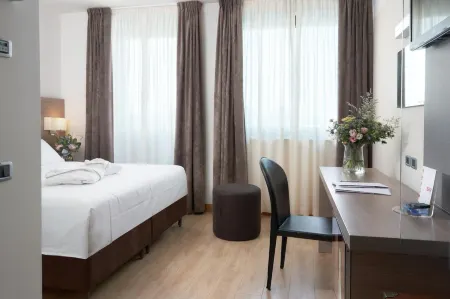 Hotel Omnia Отели в г. Сальгареда