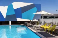 Hotel Sky, Sandton - Rooftop Pools