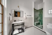 The Emerald Boutique Stays Hotels in Beaufort