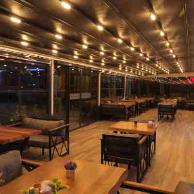 ELIT Hotelhan Dining/Meeting Rooms