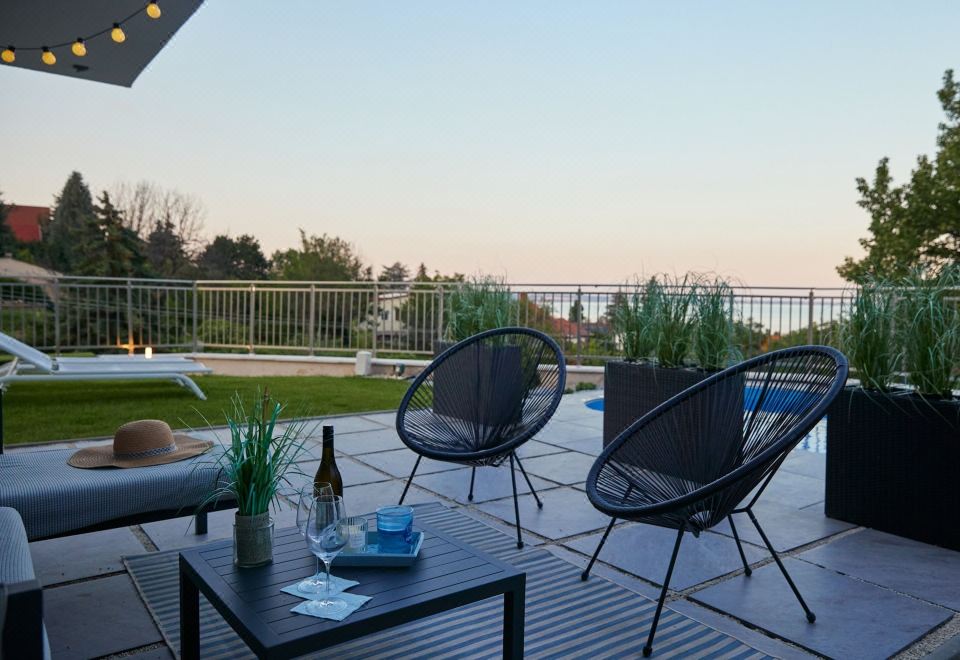 Lake Spirit Boutique Apartments