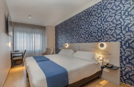 Hotel Corona de Castilla Burgos Отели рядом с достопримечательностью «Salón del Reino de los Testigos de Jehová»