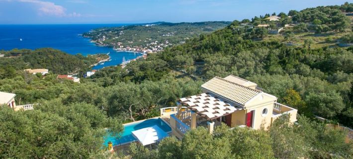 Kalliope Villa - Classic Modern With a Splash of Glam Hotels in Paxoi