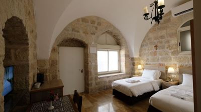 Superior Twin Room St. George’s Cathedral Pilgrim Guesthouse – Jerusalem Photo
