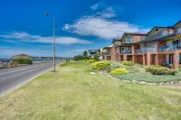 By the Sea Beachfront Apartment Wifi