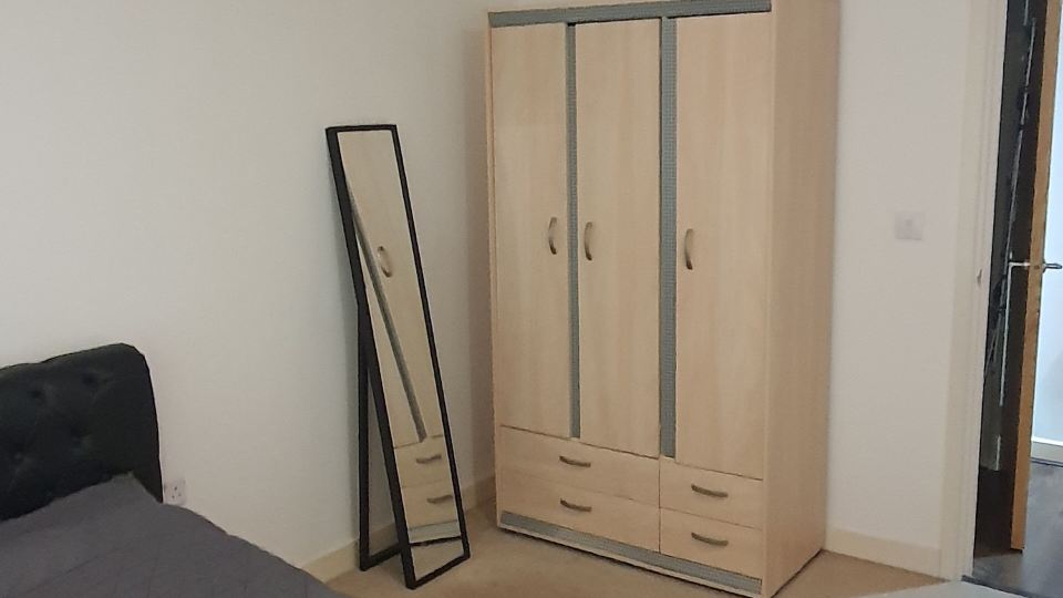 1 Bed Apartment Sleeps 2 with Wi-Fi & Tv