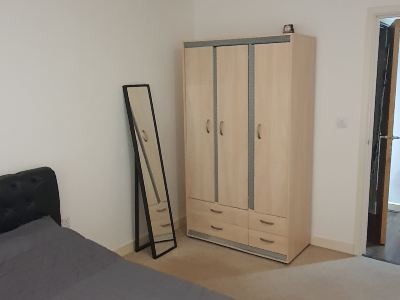 1 Bed Apartment Sleeps 2 with Wi-Fi & Tv