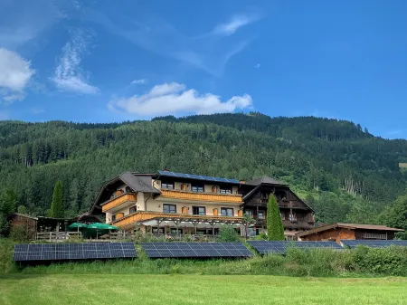 Hotel-Gasthof Lammersdorf Отели в г. Гемайнде Мильштатт