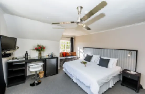 Le Petit Chateau Guest House