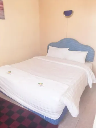 Spanish Lodge Hotel Отели в г. Найяеруру