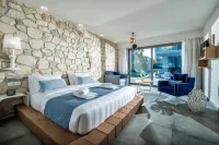 Mary Hotel & Mary Royal Suites - parking