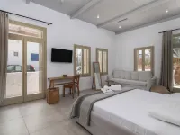 Arco Solium Suites Hotels in Milos