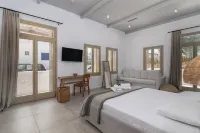 Arco Solium Suites Hotels in Adamantas