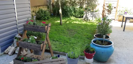 La Miramboise, Chambres et Table D hôtes Отели в г. Мирамбо