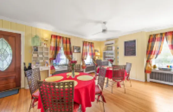 هوم ستيد بيد آند بريكفاست آت ريهوبوث