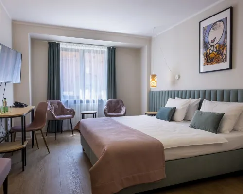 Hotel H12 Отели рядом с достопримечательностью «Центр города»
