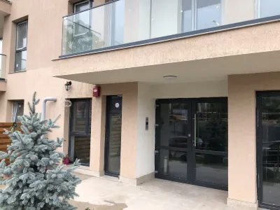 Fancy Penthousestudio Lakeview W10 Hôtels à : Rosu